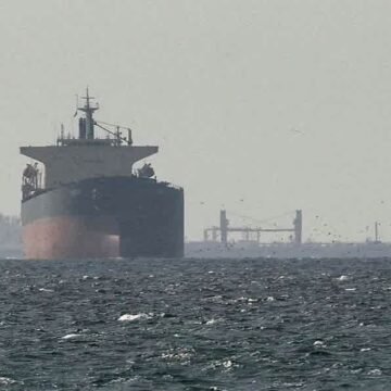 Trump says US and Iran will sign deal on Sunday to reopen Strait