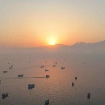 Iran and US agree deal to open Strait of Hormuz and extend ceasefire